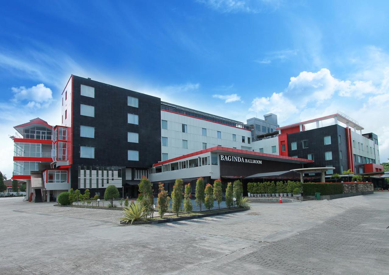 Grand Hatika Hotel Tanjung Pandan Exterior photo
